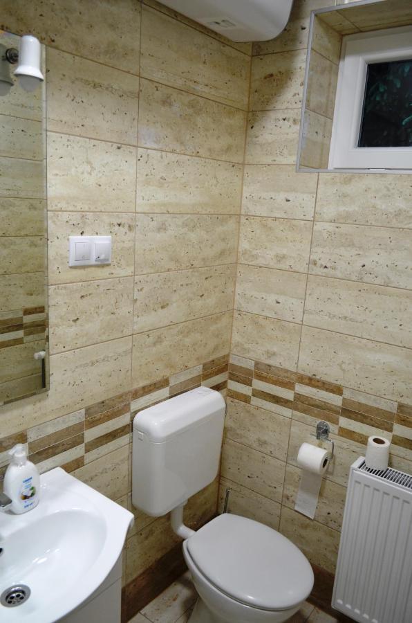 Henrietta - Violetta Apartman Hajduszoboszlo Exterior photo