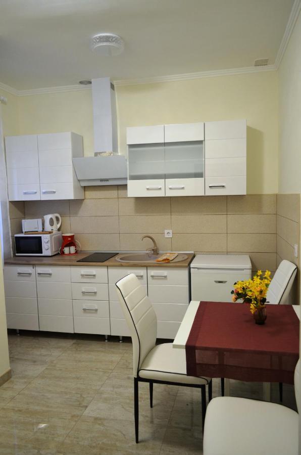 Henrietta - Violetta Apartman Hajduszoboszlo Exterior photo